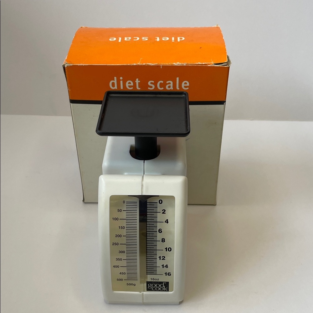 Vintage Good Cook Diet Scale in White with Black Tray - Picture 1 of 5